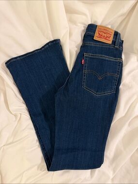 Levi's 726 Flare, Boot Cut Jeans in Dark Wash 24x30